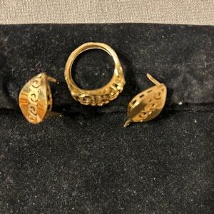 Gold ring and earrings, 18k